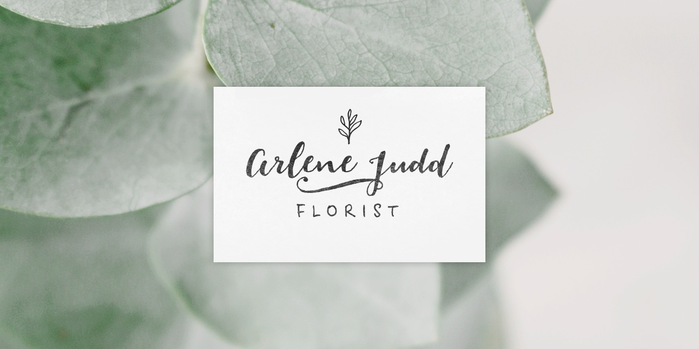 Pitch Or Honey Floral Font preview